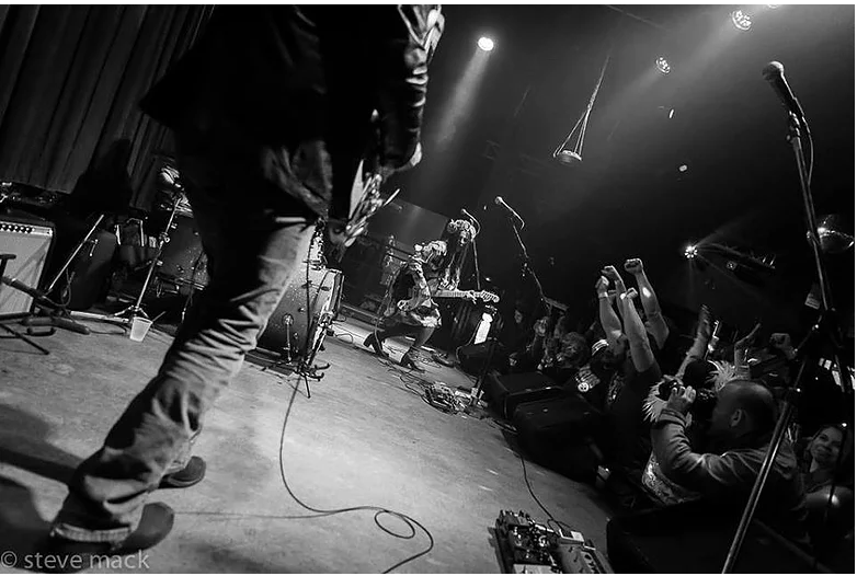 Preview: Angela Perley & The Howlin’ Moons, Love Alive / Jan. 28 / Casa&nbsp;Nueva