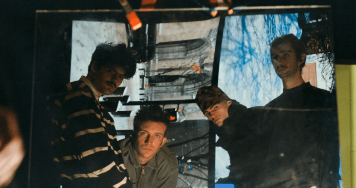 Model/Actriz releases new single in midst of second headline&nbsp;tour